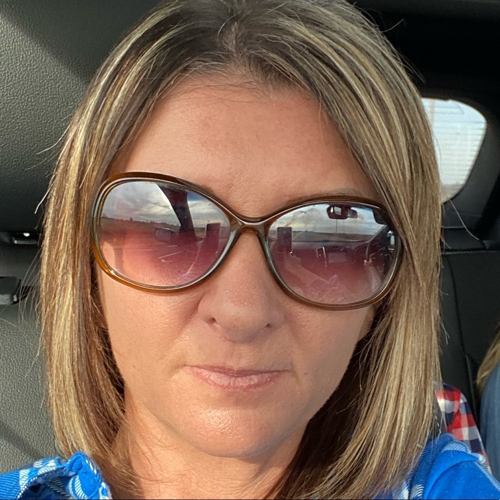 Meet your Posher, Melissa